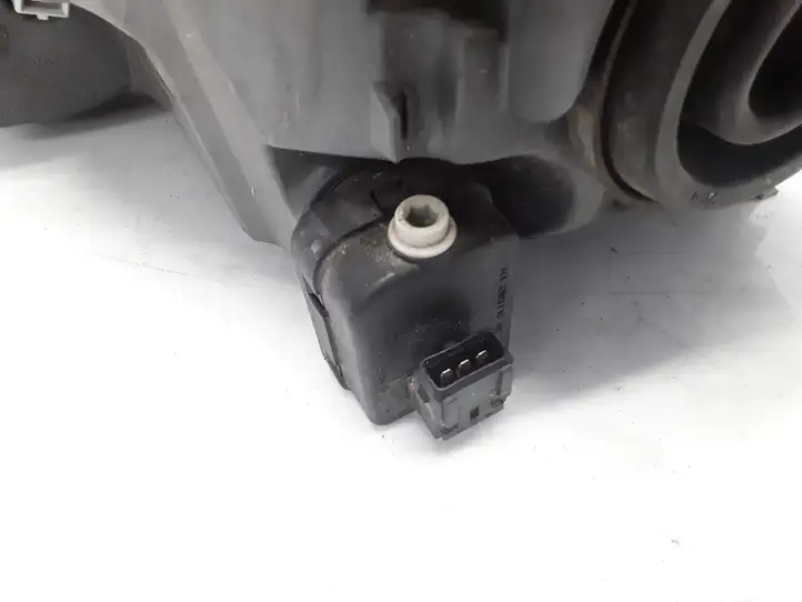 Toyota Yaris (2005 - 2009) 89900175 Передняя фара — фото 4