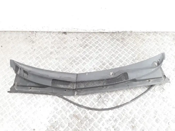 Toyota Yaris (2005 - 2009) 557810D010 Жабо стеклоочистителей — фото 1
