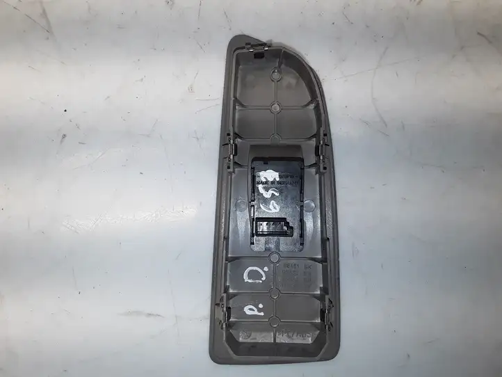 BMW 1 E81 E87 (2004 - 2011) 6970244 Кнопка стеклоподъемников — фото 6