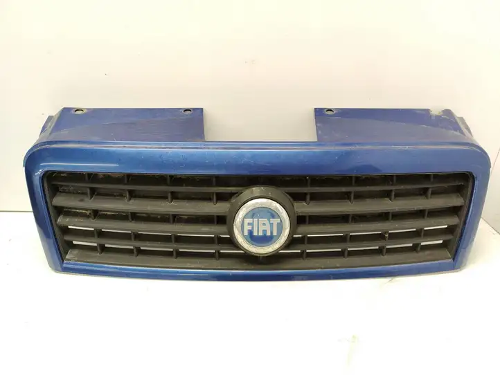 Fiat Doblo (2000 - 2009) 735395576 Передняя решетка — фото 1