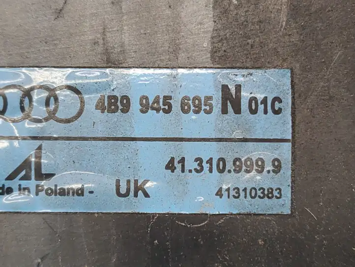 Audi A6 S6 C5 4B (2001 - 2004) 4B9945695 Подсветка номера — фото 6