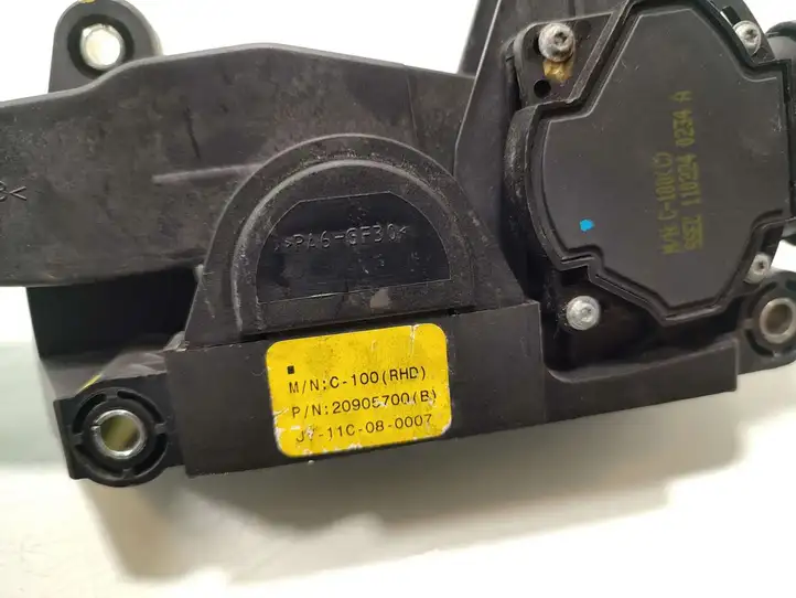 Chevrolet Captiva (2006 - 2011) 20905700 Педаль акселератора — фото 6
