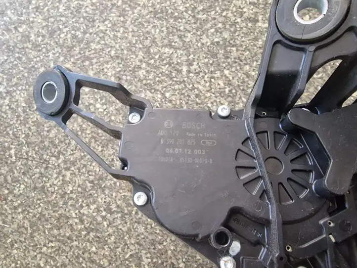 Toyota Yaris (2005 - 2009) 0390201825 Двигатель стеклоочистителя заднего стекла — фото 2