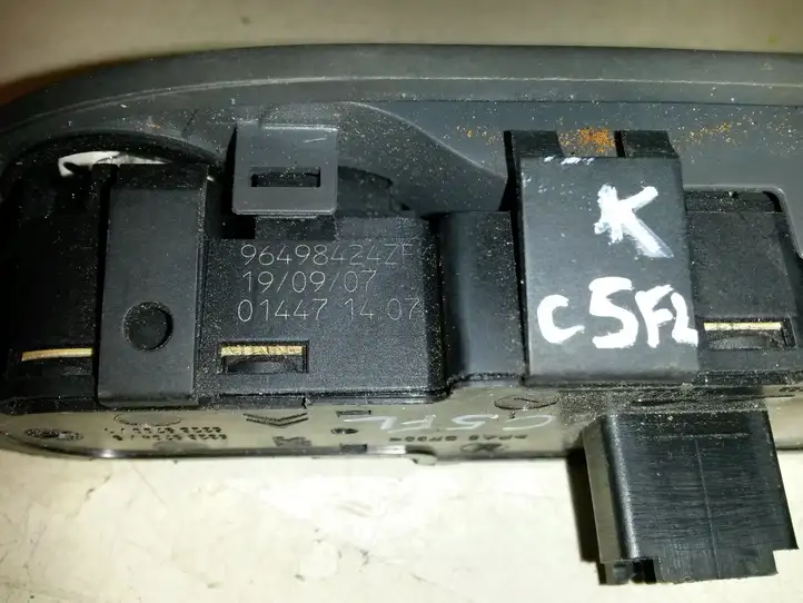 Citroen C5 (2004 - 2008) 96498424ZF Кнопка стеклоподъемников — фото 3