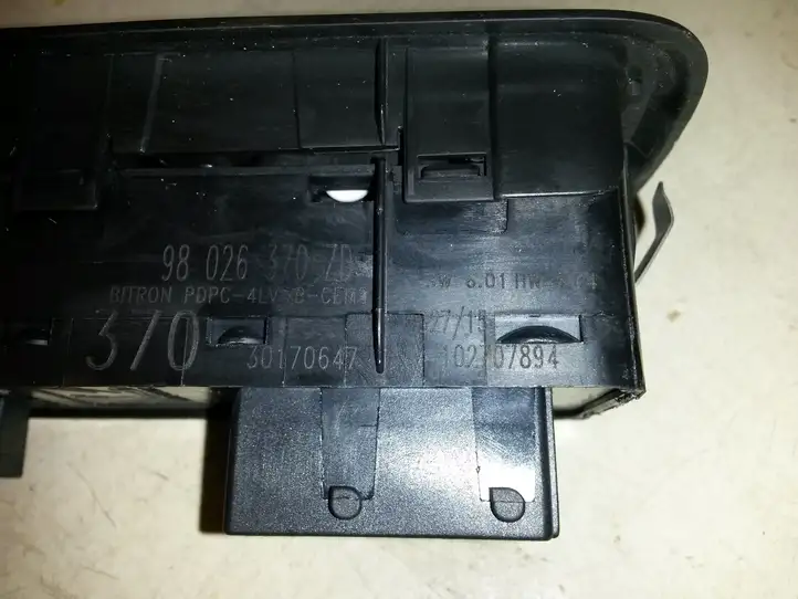 Peugeot 508 (2014 - 2018) 98026370ZD Блок кнопок стеклоподъемников — фото 3