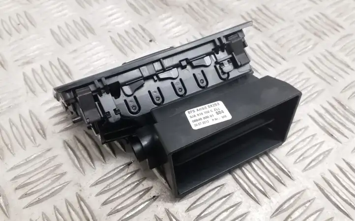 Skoda Rapid (NH) (2012 - 2019) 5JA819702C Боковой воздушный дефлектор — фото 4