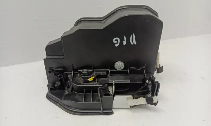 BMW 3 F30 F35 F31 (2012 - 2018) 7202148 Замок задней двери — фото 1