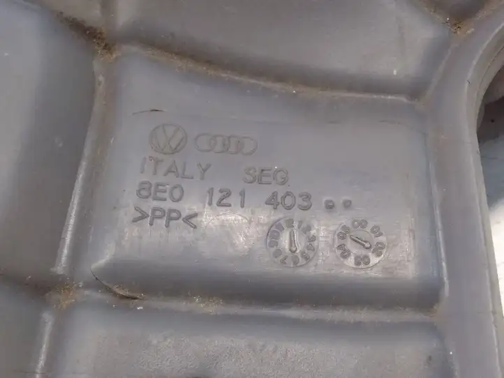 Audi A4 S4 B6 8E 8H (2000 - 2006) 8E0121403 Расширительный бачок — фото 4