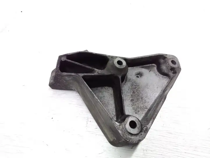 BMW 3 E90 E91 (2005 - 2012) 6786691 Кронштейн двигателя — фото 3