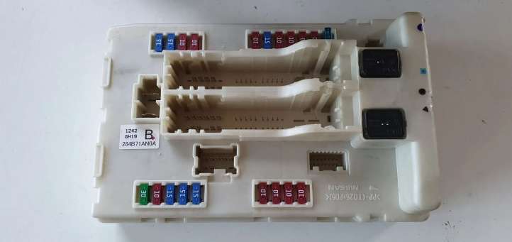 284B71AN0A Nissan Murano Z51 Komforto modulis