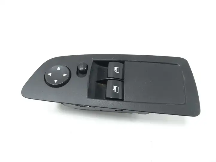 BMW 1 E81 E87 (2004 - 2011) 697016002 Кнопка стеклоподъемников — фото 1