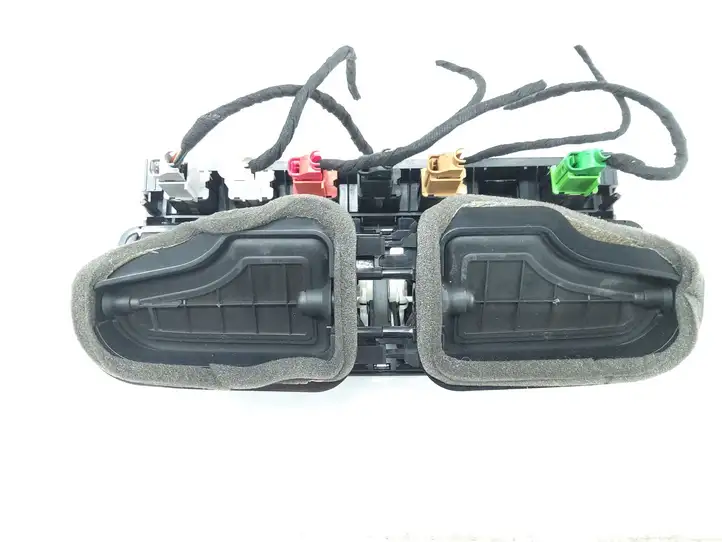 Volkswagen Polo V 6R (2009 - 2015) 6R0959623 Центральный воздушный дефлектор — фото 3