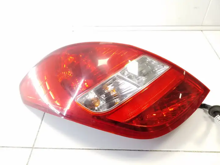 Hyundai i20 (PB PBT) (2008 - 2012) 924011J000 Задний фонарь в кузове — фото 1
