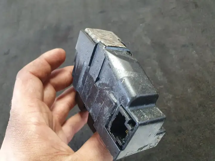 Citroen C4 I Picasso (2006 - 2013) 9660403980 Замок крышки багажника — фото 2