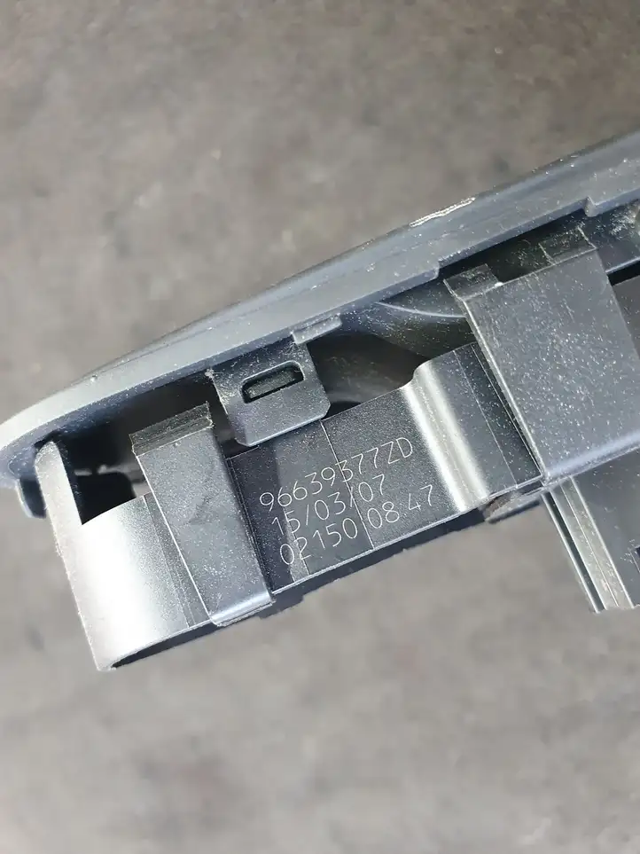 Citroen C4 I Picasso (2006 - 2013) 96639377ZD Блок кнопок стеклоподъемников — фото 9