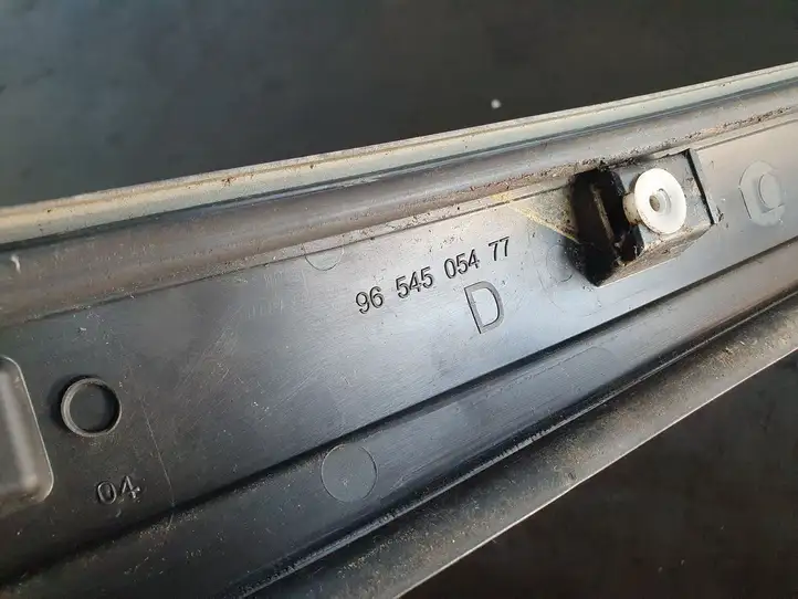 Citroen C4 I Picasso (2006 - 2013) 9654505577 Накладка стоек лобового стекла — фото 5