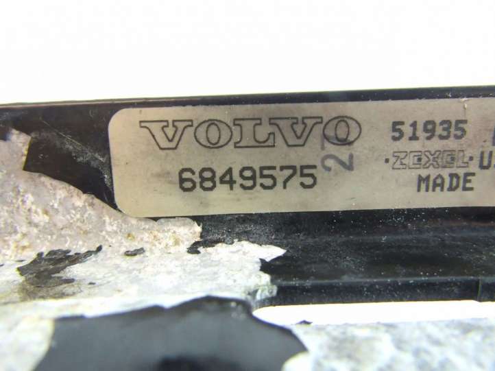 6849575 Volvo 850 Oro kondicionieriaus radiatorius aušinimo