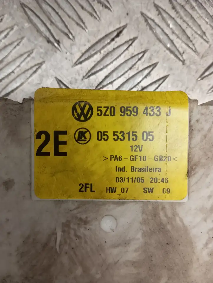 Volkswagen Fox (2005 - 2009) 5Z0959433J Модуль комфорта — фото 4