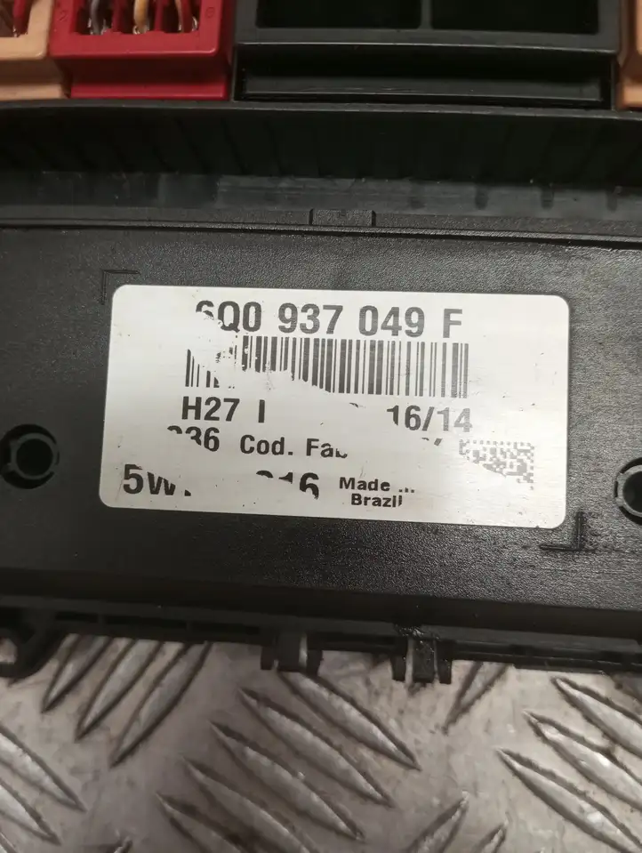 Volkswagen Fox (2005 - 2009) 6Q0937049F Модуль комфорта — фото 4