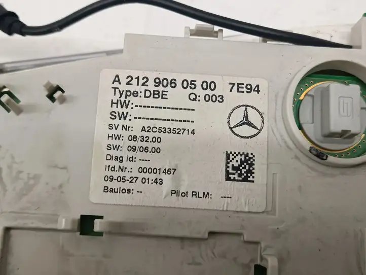 Mercedes-Benz E W212 (2009 - 2016) A2129060500 Передняя подсветка — фото 3