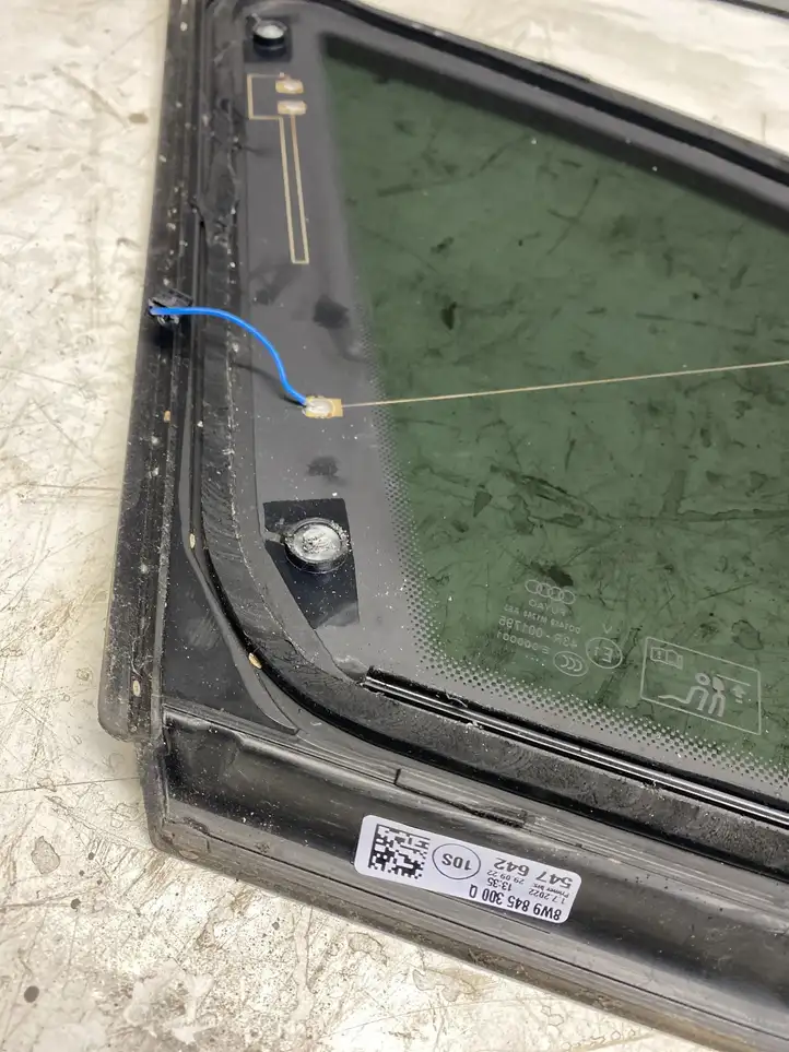Audi A4 S4 B9 8W (2019 - ) 8W9845300Q Заднее боковое стекло — фото 3