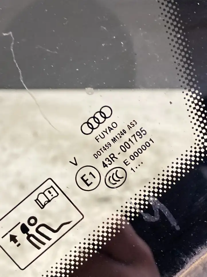 Audi A4 S4 B9 8W (2019 - ) 8W9845300Q Заднее боковое стекло — фото 4