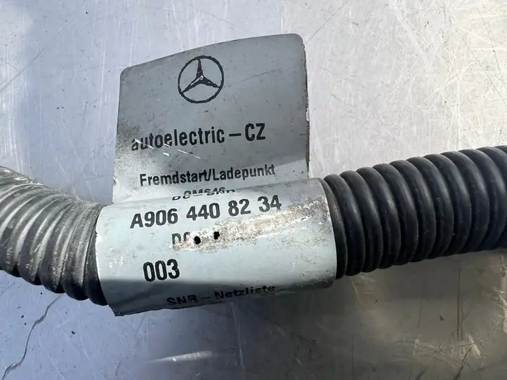 Mercedes-Benz Sprinter W906 (2006 - 2018) A9064408234 Плюсовой провод аккумулятора — фото 5