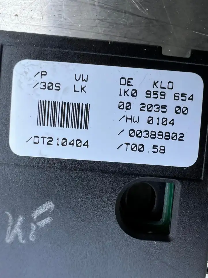 Volkswagen Golf VII (2013 - 2019) 1K0959654 Датчик угла поворота руля — фото 2