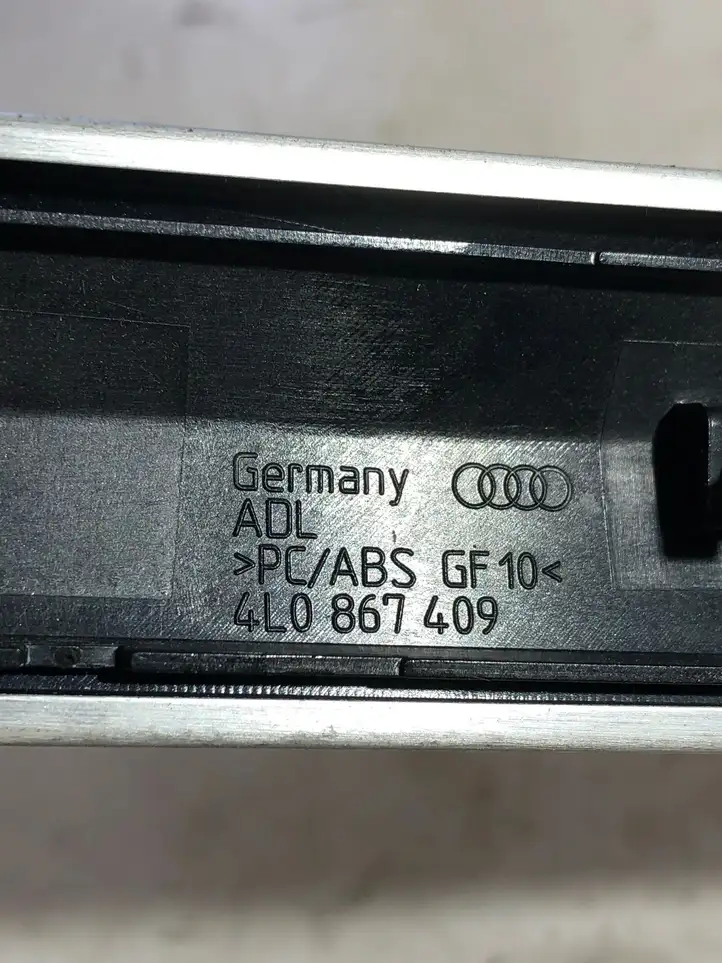 Audi Q7 4L (2005 - 2009) 4L0867409 Прочие детали салона — фото 3