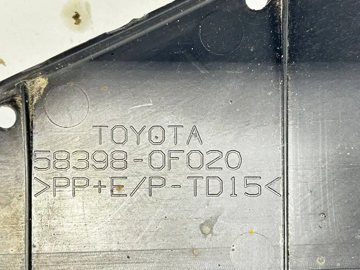 Toyota Verso (2012 - 2015) 583980F020 Прочие внешние детали — фото 2