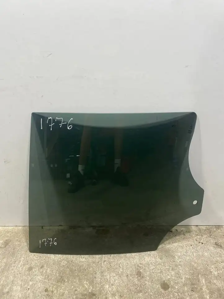 BMW X3 G01 (2018 - 2024) 43R0115131 Стекло задней двери — фото 1