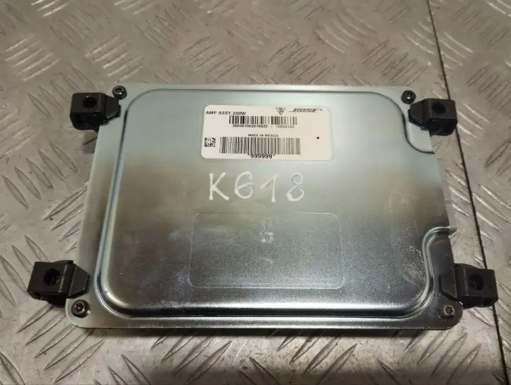 Porsche Cayenne (92A) (2011 - 2017) 306007002076932 Усилитель звука — фото 3