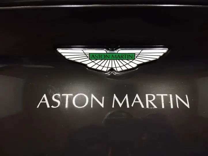 Aston Martin DB11 (2016 - ) Крышка багажника — фото 4