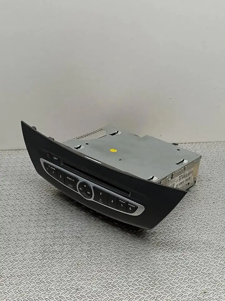 Renault Laguna III (2007 - 2015) 281150004R Магнитола / мультимедийная система — фото 1