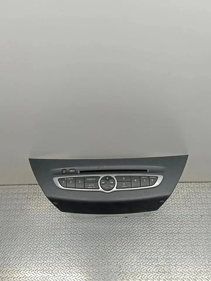 Renault Laguna III (2007 - 2015) 281150004R Магнитола / мультимедийная система — фото 2
