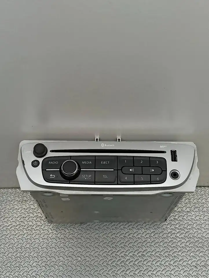 Renault Megane III (2009 - 2016) 1439127979 Магнитола / мультимедийная система — фото 2