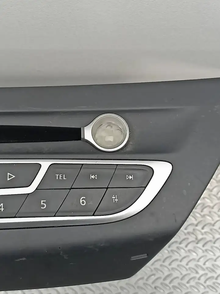 Renault Laguna III (2007 - 2015) 281156980R Магнитола / мультимедийная система — фото 3