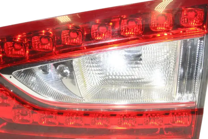 Ford Mondeo MK V (2014 - ) DS7313A602GG Задний фонарь в крышке багажника — фото 8
