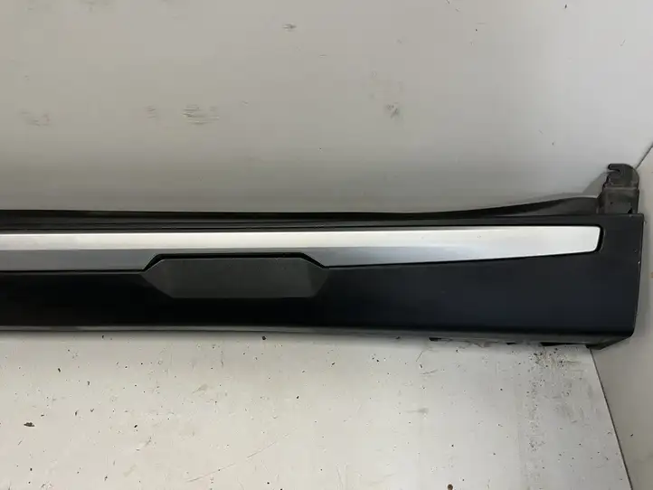 BMW X5 G05 (2018 - ) 8498999 Внутренняя обшивка порога (комплект) — фото 4