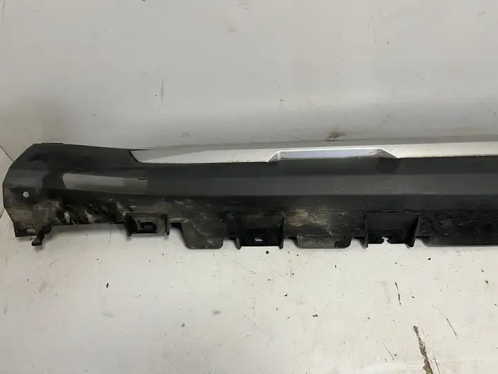 BMW X5 G05 (2018 - ) 8498999 Внутренняя обшивка порога (комплект) — фото 9