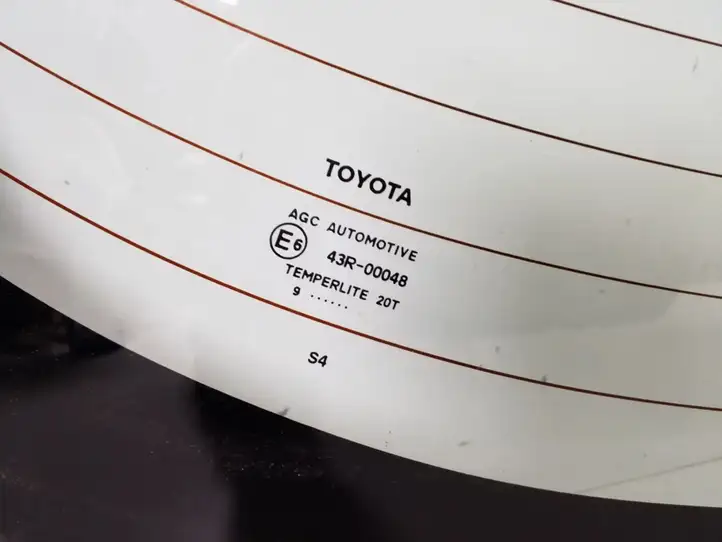 Toyota Corolla E210 E21 (2018 - ) 6480102410 Заднее стекло — фото 2