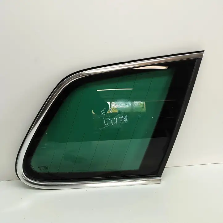 Volkswagen Touareg II (2010 - 2018) 7P6845298 Заднее боковое стекло — фото 1