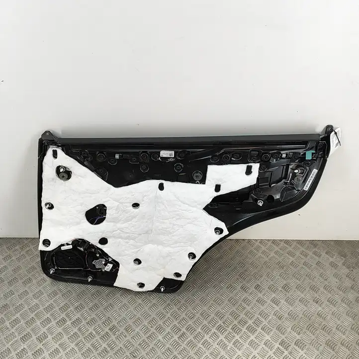 Tesla Model X (2015 - 2021) 105800322I Обшивка задней двери — фото 2