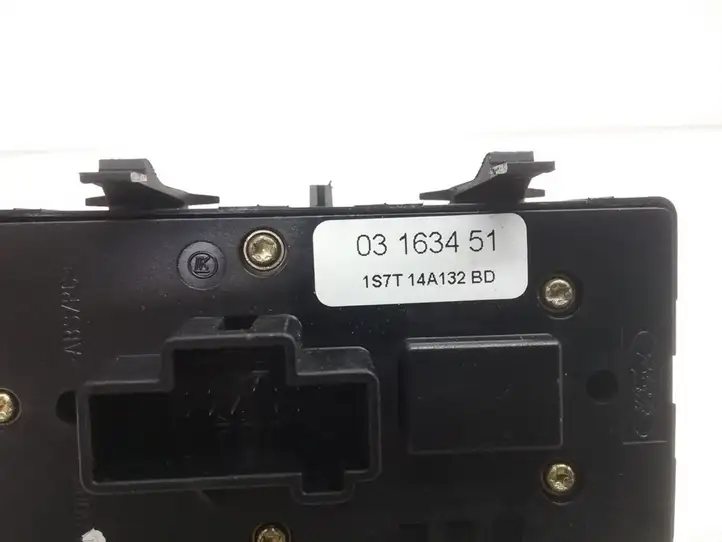 Ford Mondeo Mk III (2000 - 2007) 1S7T14A132BD Блок кнопок стеклоподъемников — фото 3