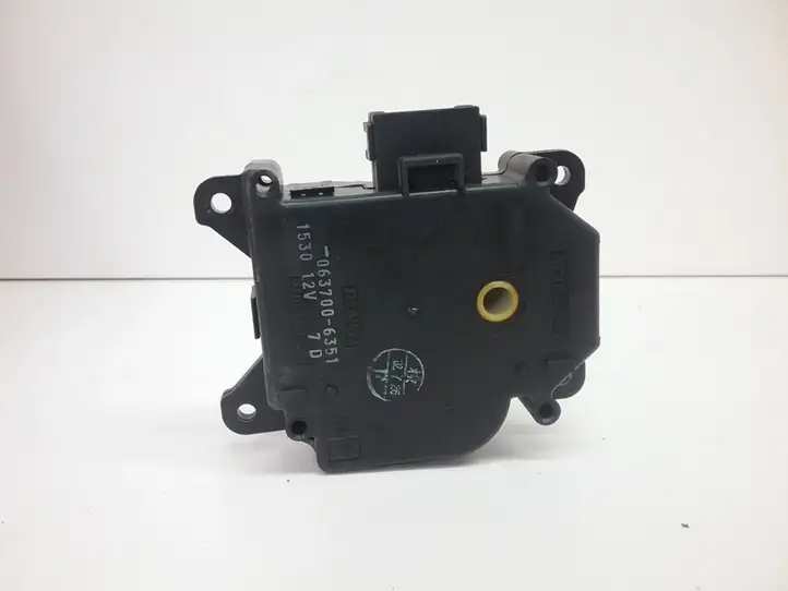 Mazda MPV (1999 - 2006) 0637006351 Двигатель задвижки потока воздуха — фото 2