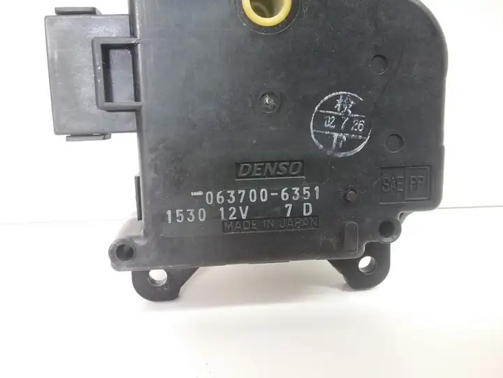 Mazda MPV (1999 - 2006) 0637006351 Двигатель задвижки потока воздуха — фото 4