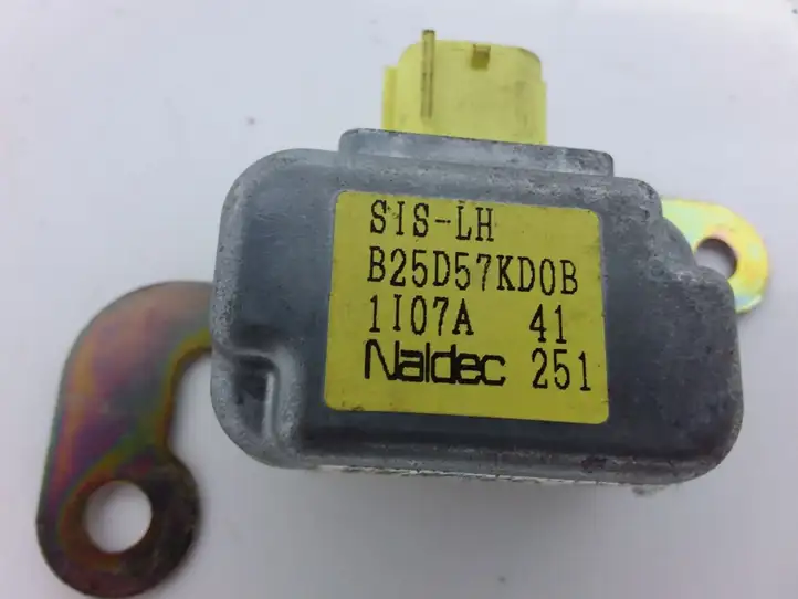 Mazda 323 F (1994 - 2000) B25D57KD0B Датчик удара SRS — фото 3