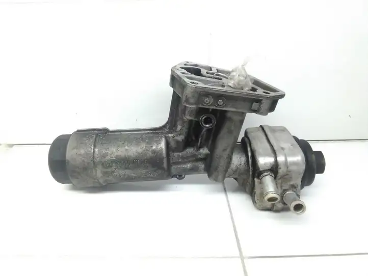 Audi A4 S4 B6 8E 8H (2000 - 2006) 038115389C Кронштейн масляного фильтра — фото 1