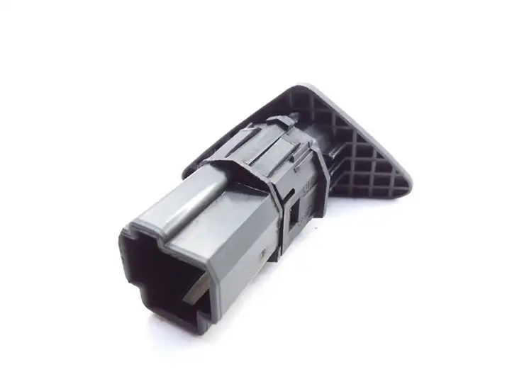 Ford Focus (1998 - 2004) 98AG198514AC Кнопка закрытия крышки багажника — фото 3