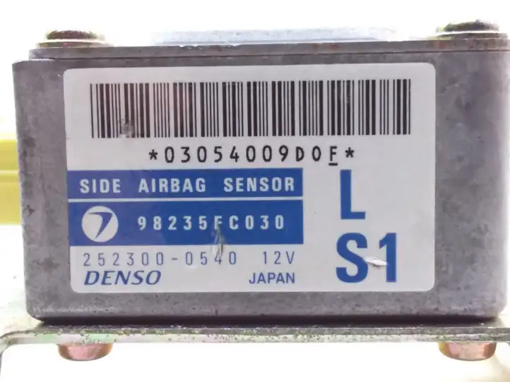 Subaru Forester SF (2000 - 2003) 98235FC030 Датчик удара SRS — фото 3
